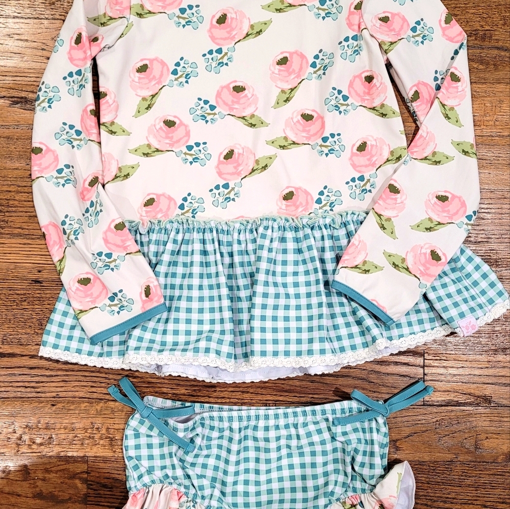 Girls swim wear